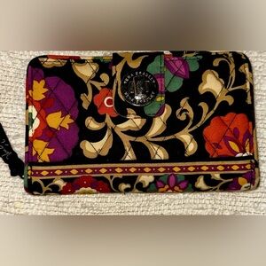 UGC Vera Bradley Suzanni(retired) Pattern Quilted Zip Around Wallet Card Slots